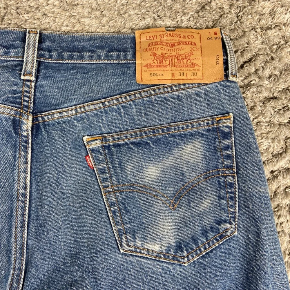 Vintage Levis 501XX Jeans Men 38x30 Blue Denim Raw Hem Fade USA 90s (Fits 36x27)